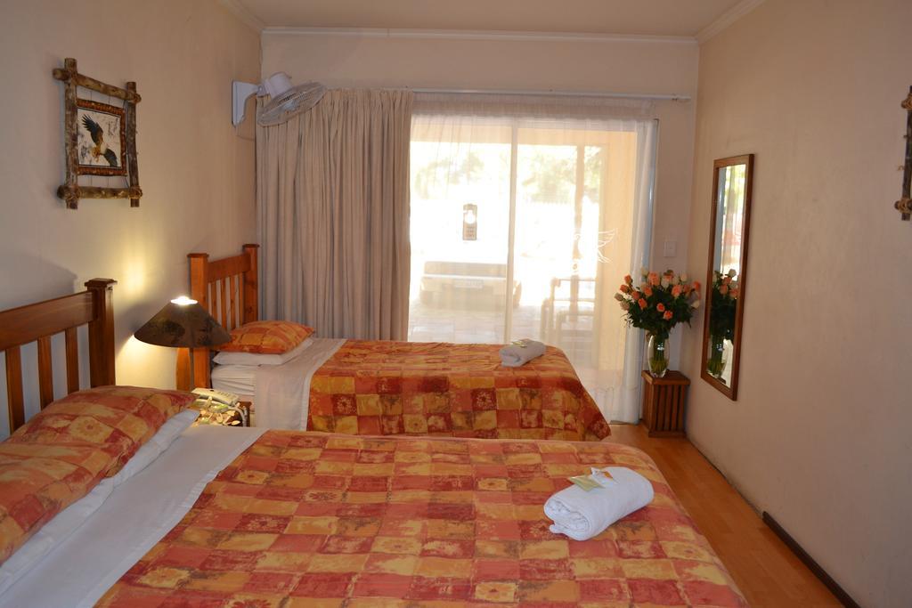 Dove'S Nest Guest House เคมป์ตัน พาร์ค ภายนอก รูปภาพ