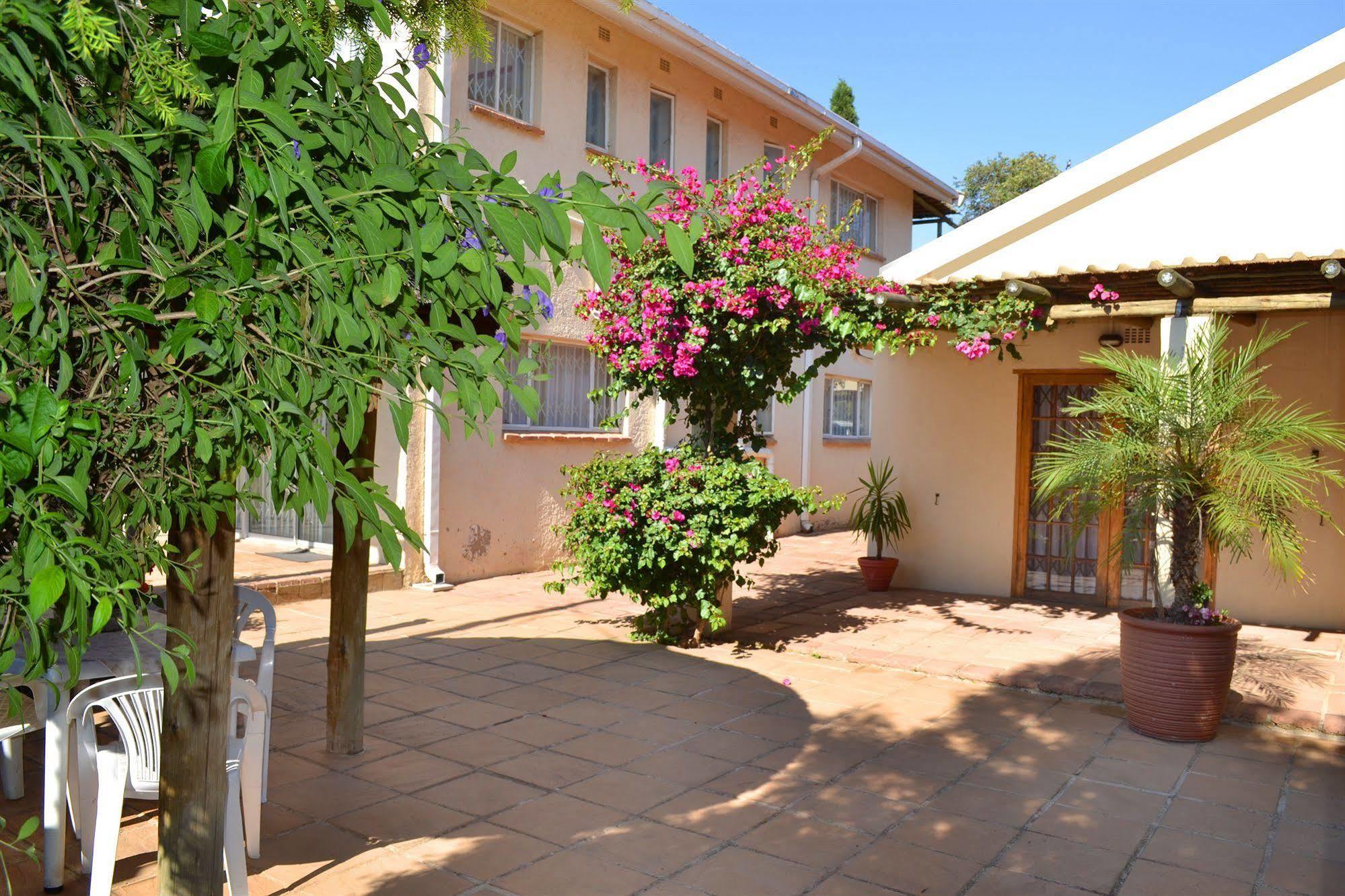 Dove'S Nest Guest House เคมป์ตัน พาร์ค ภายนอก รูปภาพ